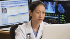 Clinical reviewing medical records