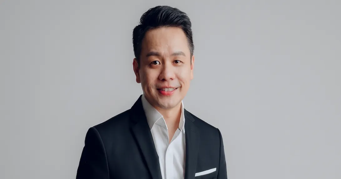 Portrait photo of HEYDOC CEO Dr Raymond Choy